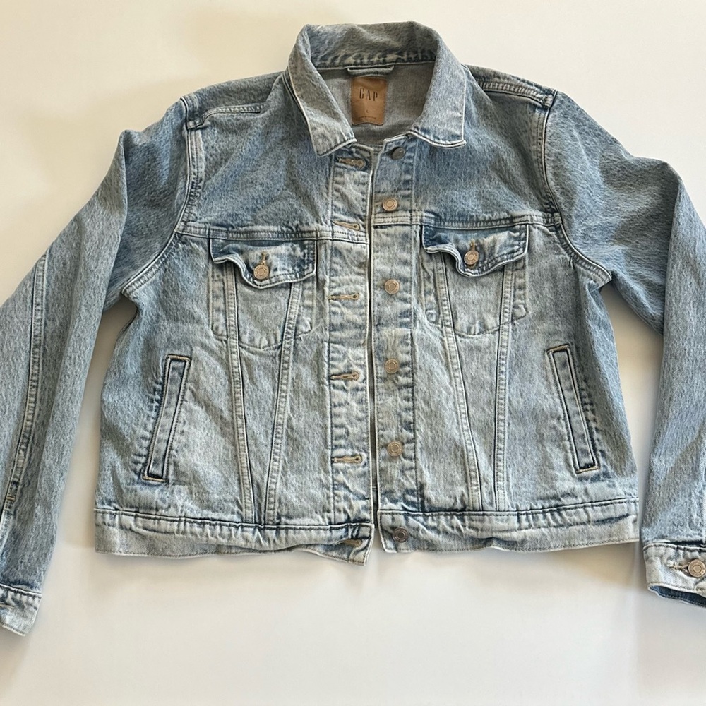 Gap Lightwash Denim Jacket - Picture 2 of 5